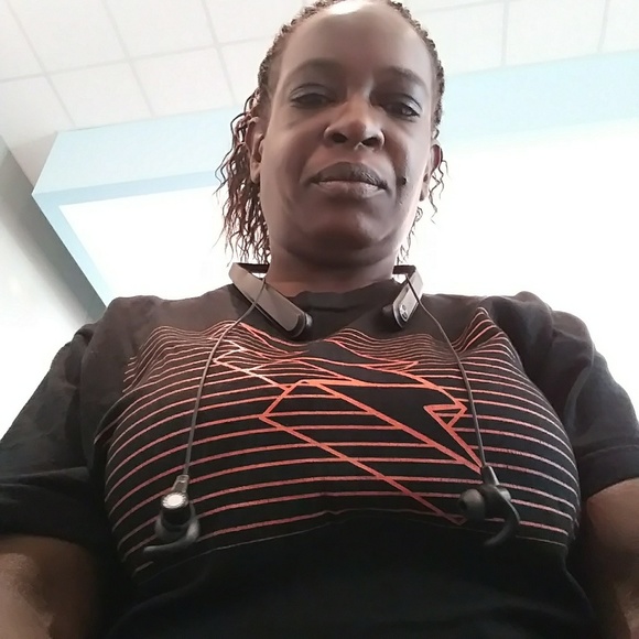 Meet your Posher, Rona - Picture 1 of 1